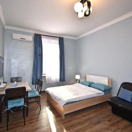 Apartment near Sasundci Davit Metro Station Erevan Esterno foto